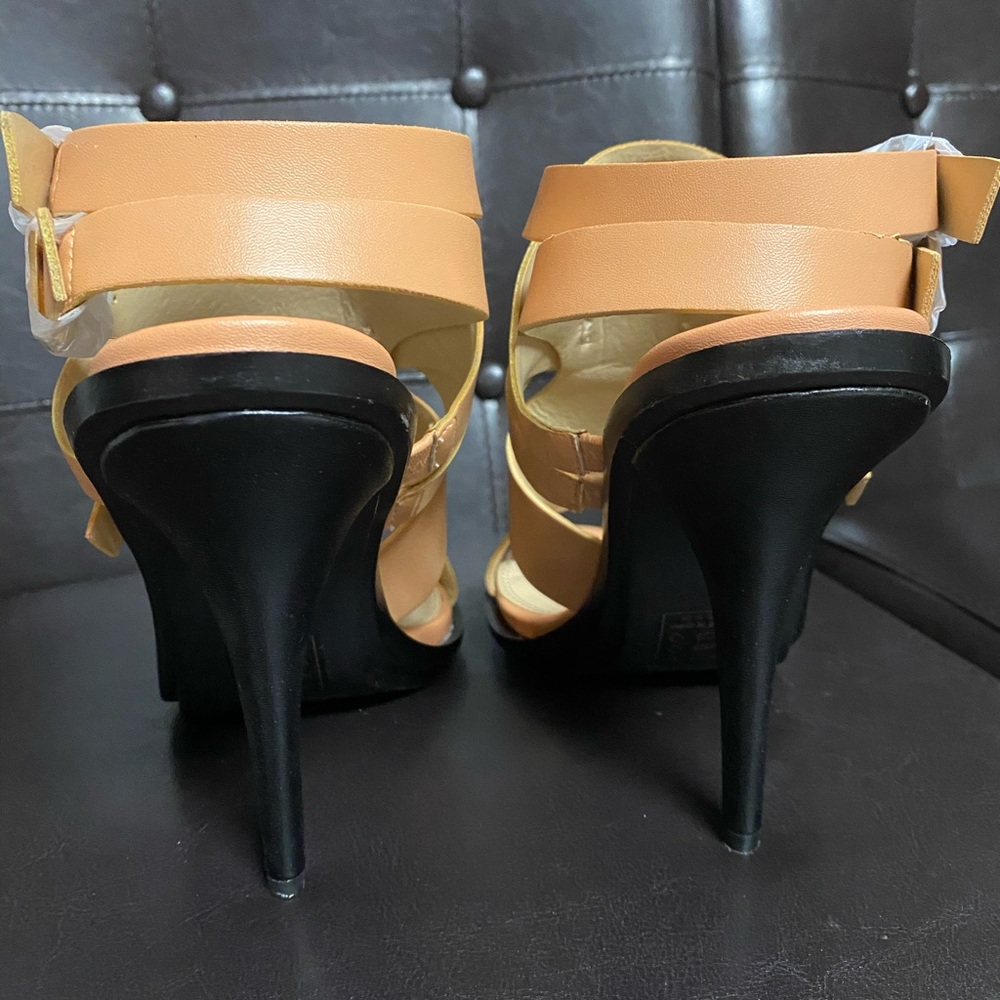 Izabella Rue Heels - Picture 5 of 7